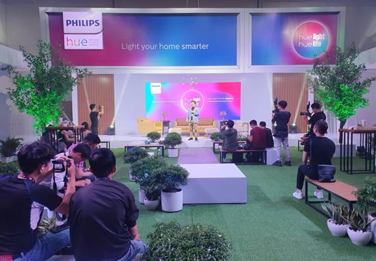 Ông Trần Gia Huấn - Giám đốc Tiếp thị và Truyền thông của Signify Việt Nam chia sẻ định hướng về sản phẩm thông minh Philips Hue.