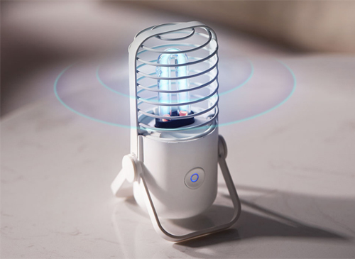 Xiaoda sử dụng cả đèn phát tia cực tím UV và tạo ozone để khử khuẩn. 