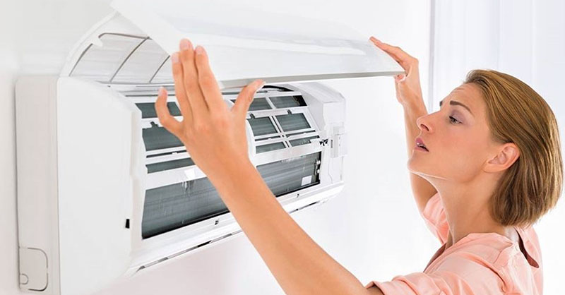Máy lạnh phun ra khói trắng - Nguyên nhân và cách khắc phục