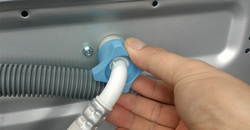 Kiểm tra đường ống nước máy giặt