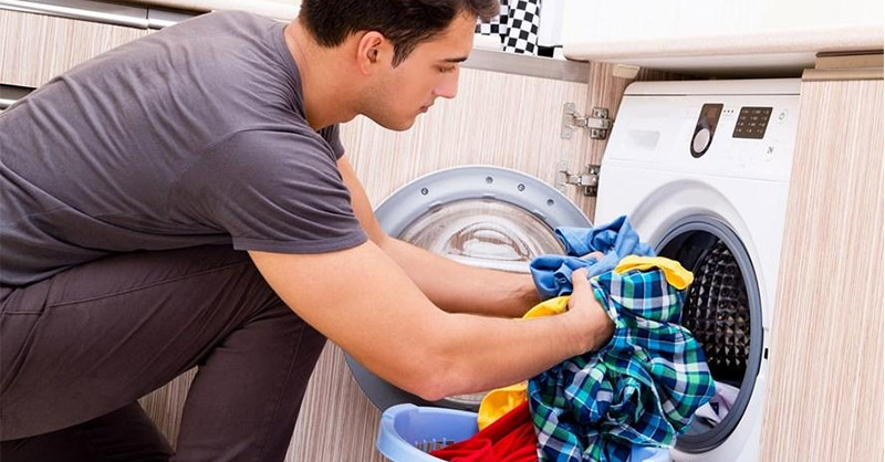 Lấy quần áo ra ngay khi vừa giặt xong