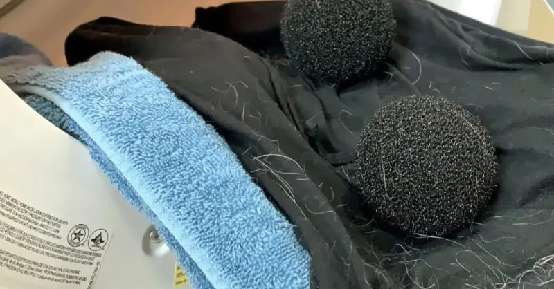 Mẹo xử lý quần áo bị dính lông khi giặt máy hiệu quả