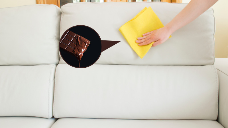 Tẩy vết socola trên ghế sofa