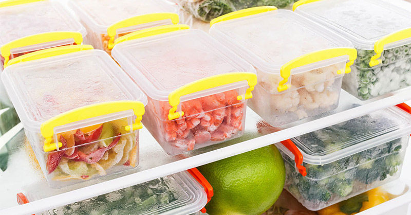 Bọc kín thực phẩm trước khi cho vào tủ lạnh