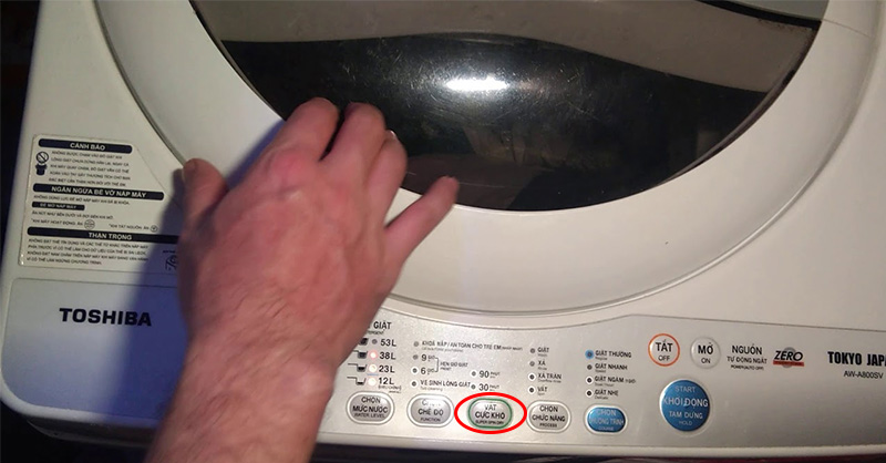 Hướng dẫn chi tiết cách sử dụng chế độ sấy khô của máy giặt Toshiba