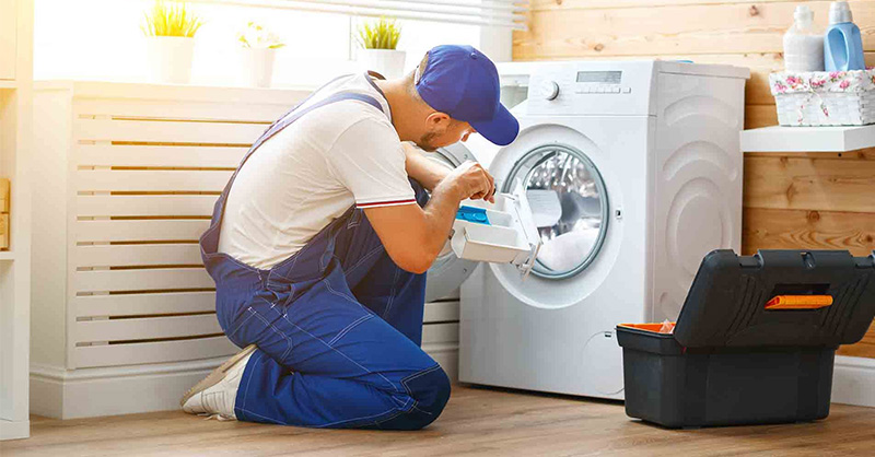 Liên hệ với trung tâm sửa chữa máy giặt để đảm bảo an toàn