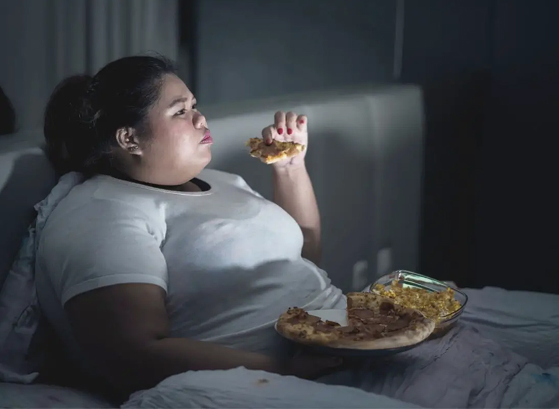 Thức đêm làm tăng nguy cơ béo phì